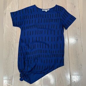 Sunshine & Shadow Silk Blue Short Sleeve Knot-Hem Top with Black Stripe Pattern